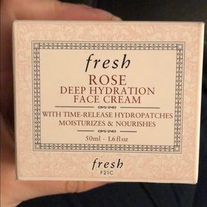 ROSE DEEP HYDRATION FACE CREAM